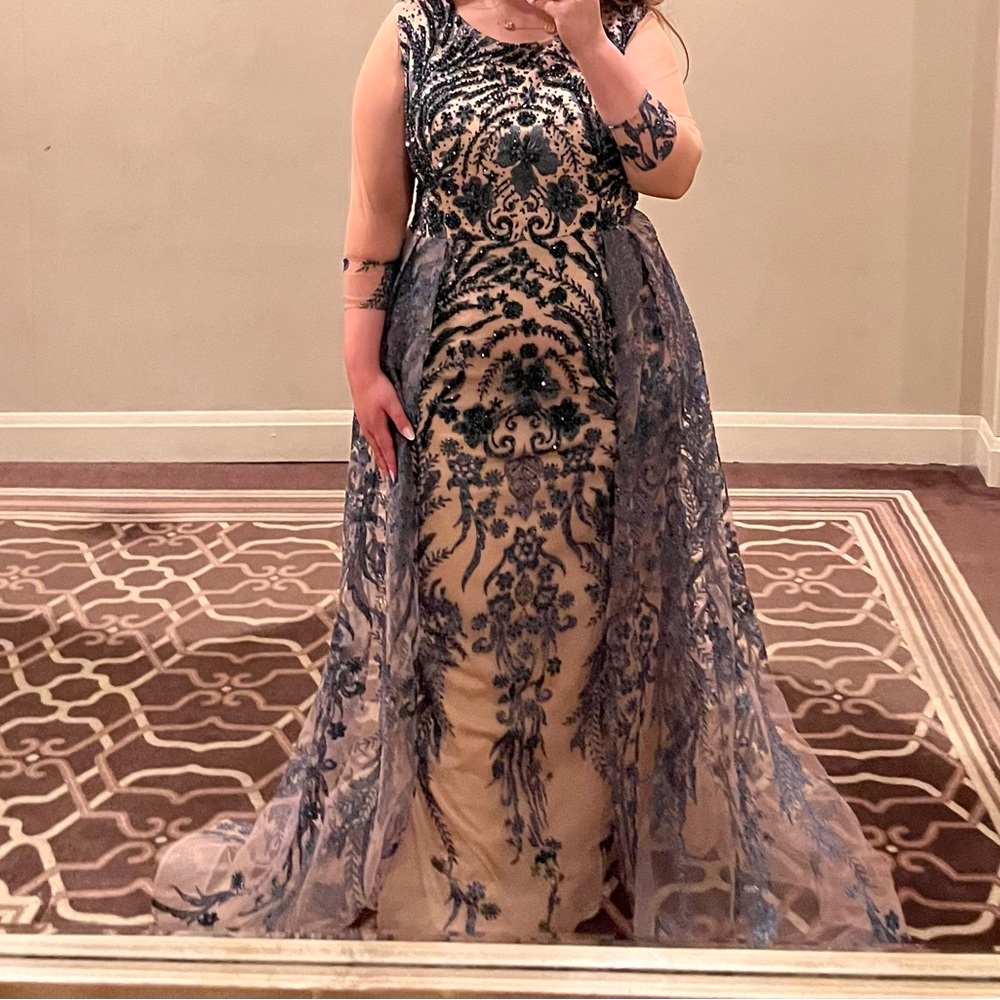 Elegant Midnight Blue and Cream Lace Long Sleeve Gown Dress